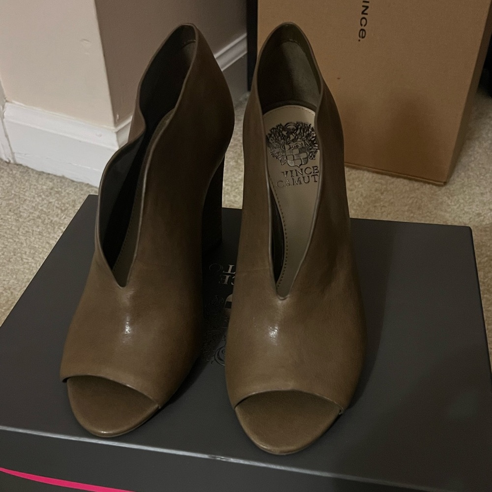 Vince Camuto taupe open toed heels